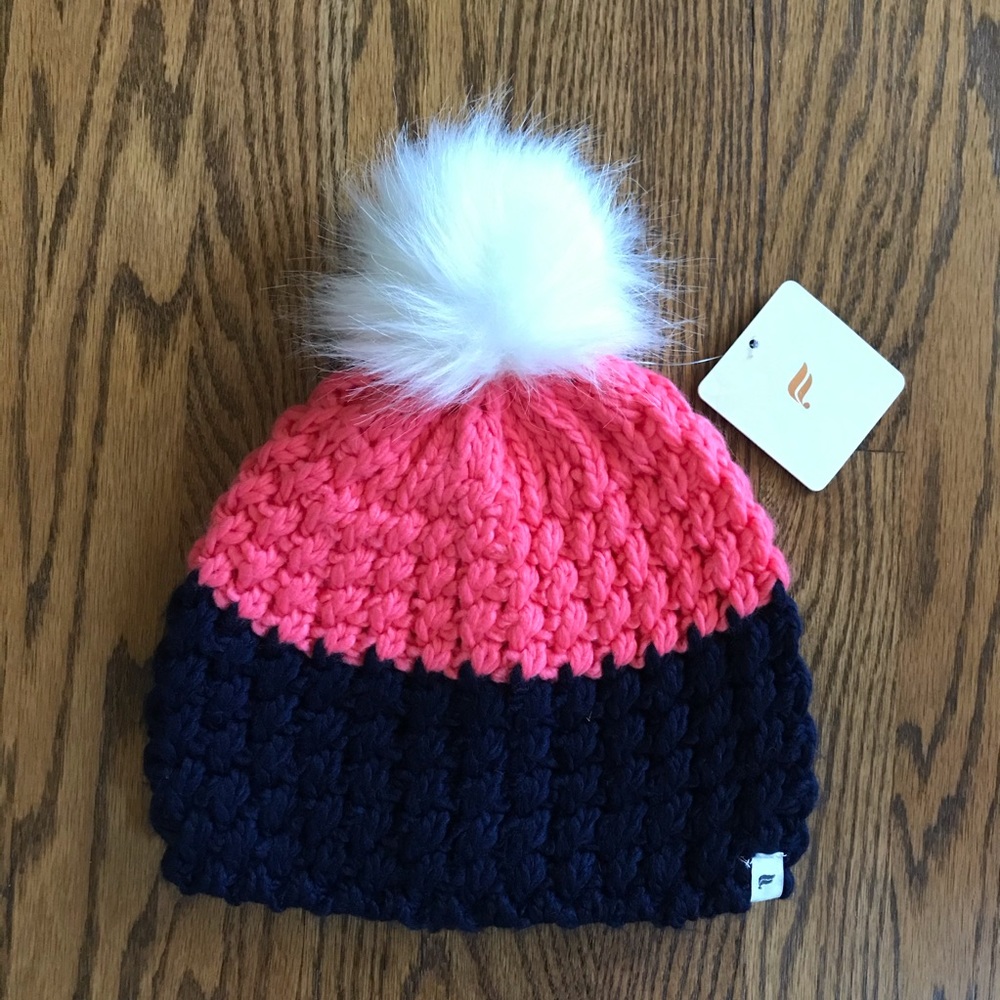 Brand NEW Fabletics Chunky Knit Beanie Hat